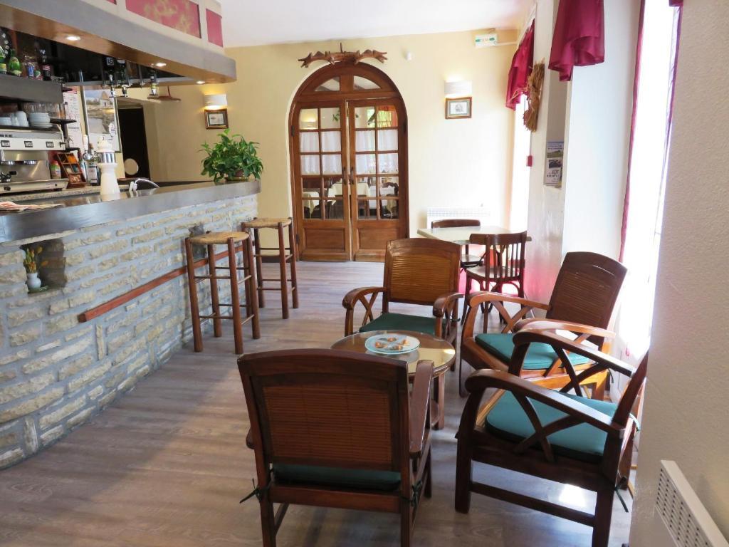 Le Relais Du Pont De Rhodes Hotel Frayssinet Esterno foto
